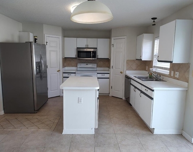680 Basingstoke Court - Photo Thumbnail 3