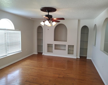680 Basingstoke Court - Photo Thumbnail 17