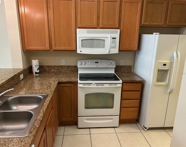 403 Bouchelle Drive - Photo Thumbnail 5