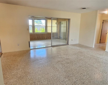 264 Glen Oak Road - Photo Thumbnail 3
