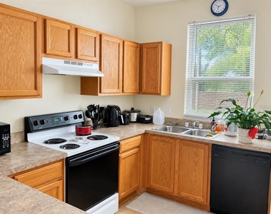 3960 Sw 20th Avenue - Photo Thumbnail 4