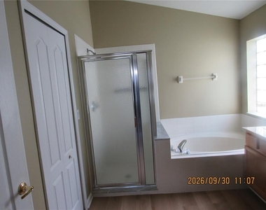 3108 Merlot Way - Photo Thumbnail 24