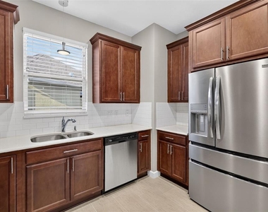2009 Bayside Avenue - Photo Thumbnail 17