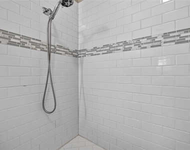2009 Bayside Avenue - Photo Thumbnail 22
