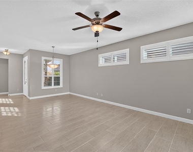 2009 Bayside Avenue - Photo Thumbnail 12