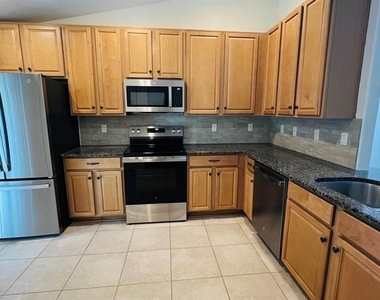 101 Rose Drive - Photo Thumbnail 2