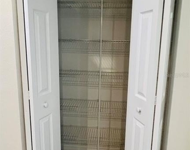 101 Rose Drive - Photo Thumbnail 5