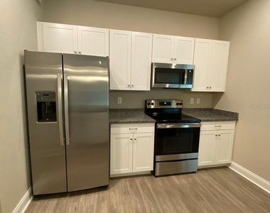 20399 Wilkie Avenue - Photo Thumbnail 5