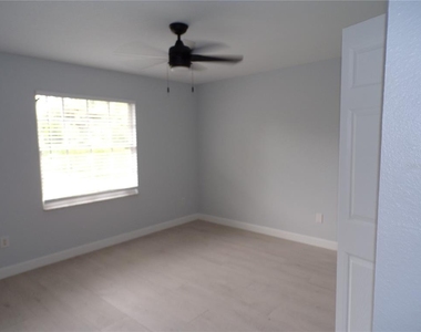 18083 Regan Avenue - Photo Thumbnail 21