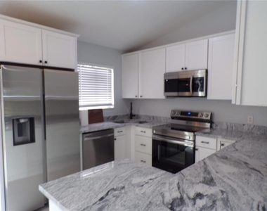 18083 Regan Avenue - Photo Thumbnail 12