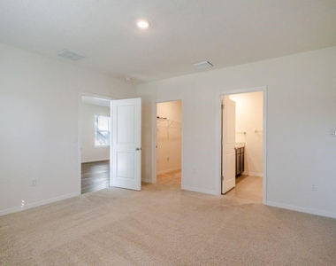 10945 Trailing Vine Drive - Photo Thumbnail 17