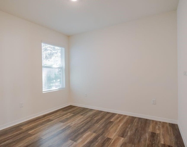 10945 Trailing Vine Drive - Photo Thumbnail 14