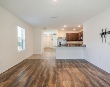 10945 Trailing Vine Drive - Photo Thumbnail 2