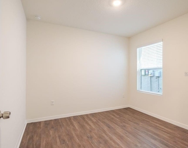 10945 Trailing Vine Drive - Photo Thumbnail 11