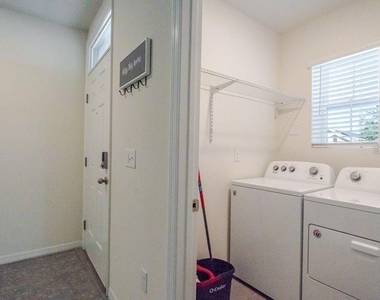 10945 Trailing Vine Drive - Photo Thumbnail 20