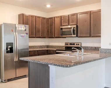 10945 Trailing Vine Drive - Photo Thumbnail 4