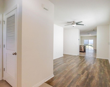 10945 Trailing Vine Drive - Photo Thumbnail 10