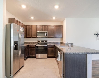 10945 Trailing Vine Drive - Photo Thumbnail 5