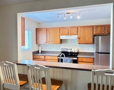 1825 Parakeet Way - Photo Thumbnail 6