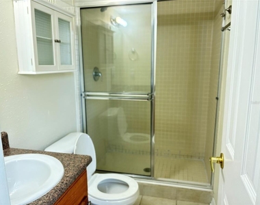 1825 Parakeet Way - Photo Thumbnail 20