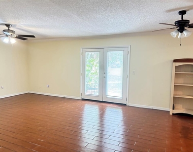 1825 Parakeet Way - Photo Thumbnail 11