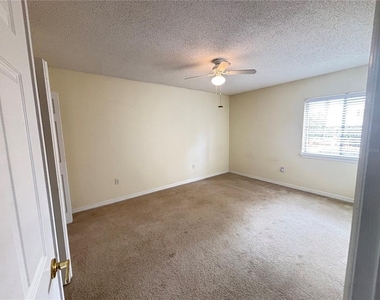 1825 Parakeet Way - Photo Thumbnail 14