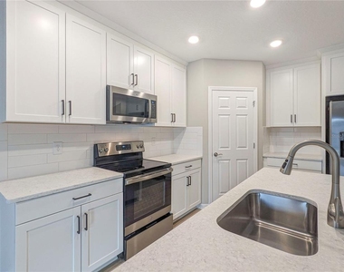 5545 Tripoli Drive - Photo Thumbnail 8
