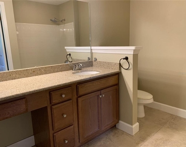 4033 Crockers Lake Boulevard - Photo Thumbnail 9