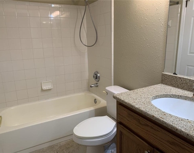 4033 Crockers Lake Boulevard - Photo Thumbnail 7