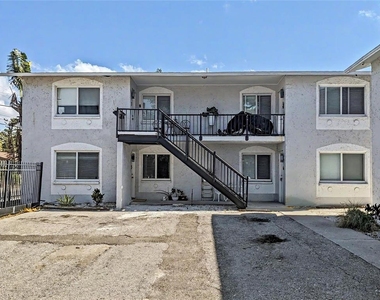 1092 Cocoanut Avenue - Photo Thumbnail 1