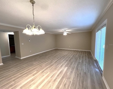 1877 Toucan Way - Photo Thumbnail 3