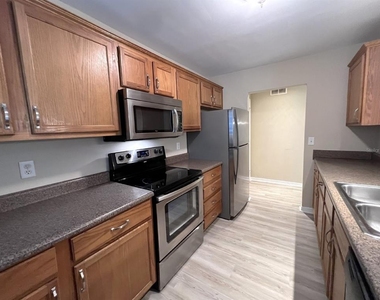 1877 Toucan Way - Photo Thumbnail 2