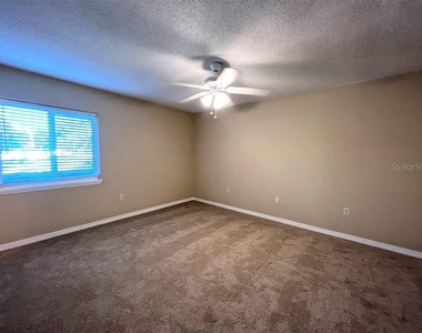 1877 Toucan Way - Photo Thumbnail 7