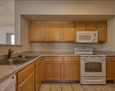 1135 Villagio Circle - Photo Thumbnail 11