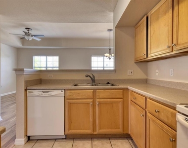 1135 Villagio Circle - Photo Thumbnail 12