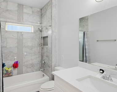 921 Cottage Place - Photo Thumbnail 10