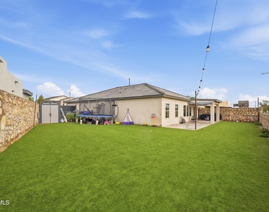 921 Cottage Place - Photo Thumbnail 17