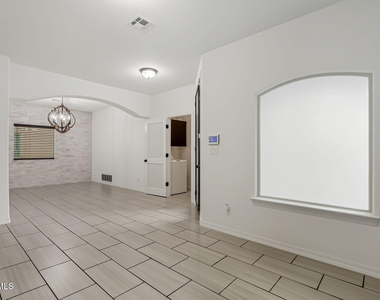 569 Lanner Street - Photo Thumbnail 6