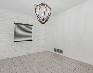 569 Lanner Street - Photo Thumbnail 8