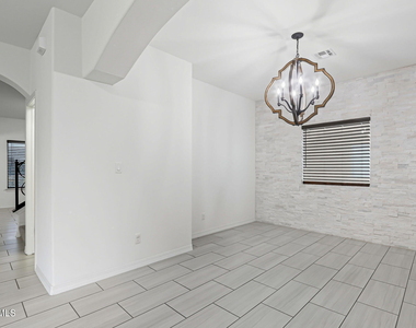 569 Lanner Street - Photo Thumbnail 5