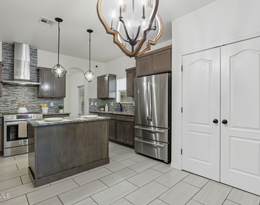 569 Lanner Street - Photo Thumbnail 9