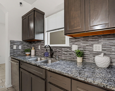 569 Lanner Street - Photo Thumbnail 12