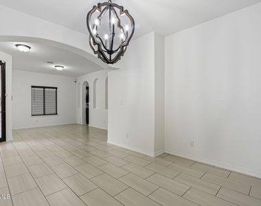 569 Lanner Street - Photo Thumbnail 7