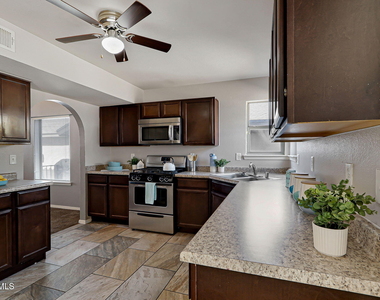 1290 Hidden Bend Place - Photo Thumbnail 5