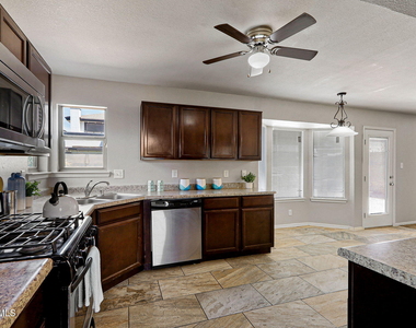 1290 Hidden Bend Place - Photo Thumbnail 4