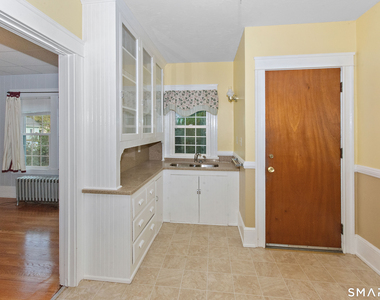 9 Floral Avenue - Photo Thumbnail 8