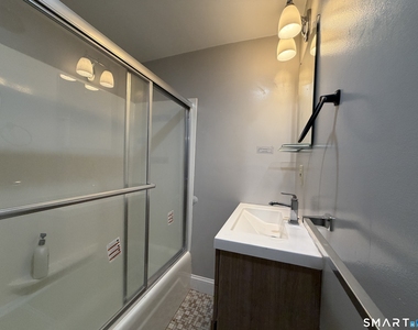 54 Monroe Street - Photo Thumbnail 8