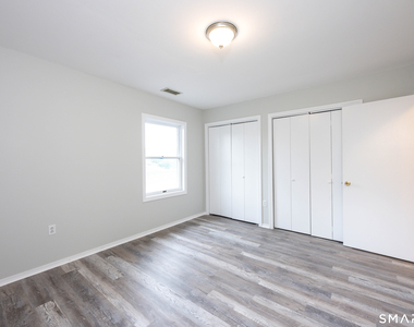 799 Foxon Road - Photo Thumbnail 10