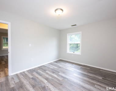 799 Foxon Road - Photo Thumbnail 8