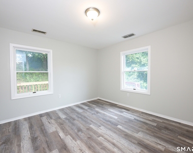 799 Foxon Road - Photo Thumbnail 12